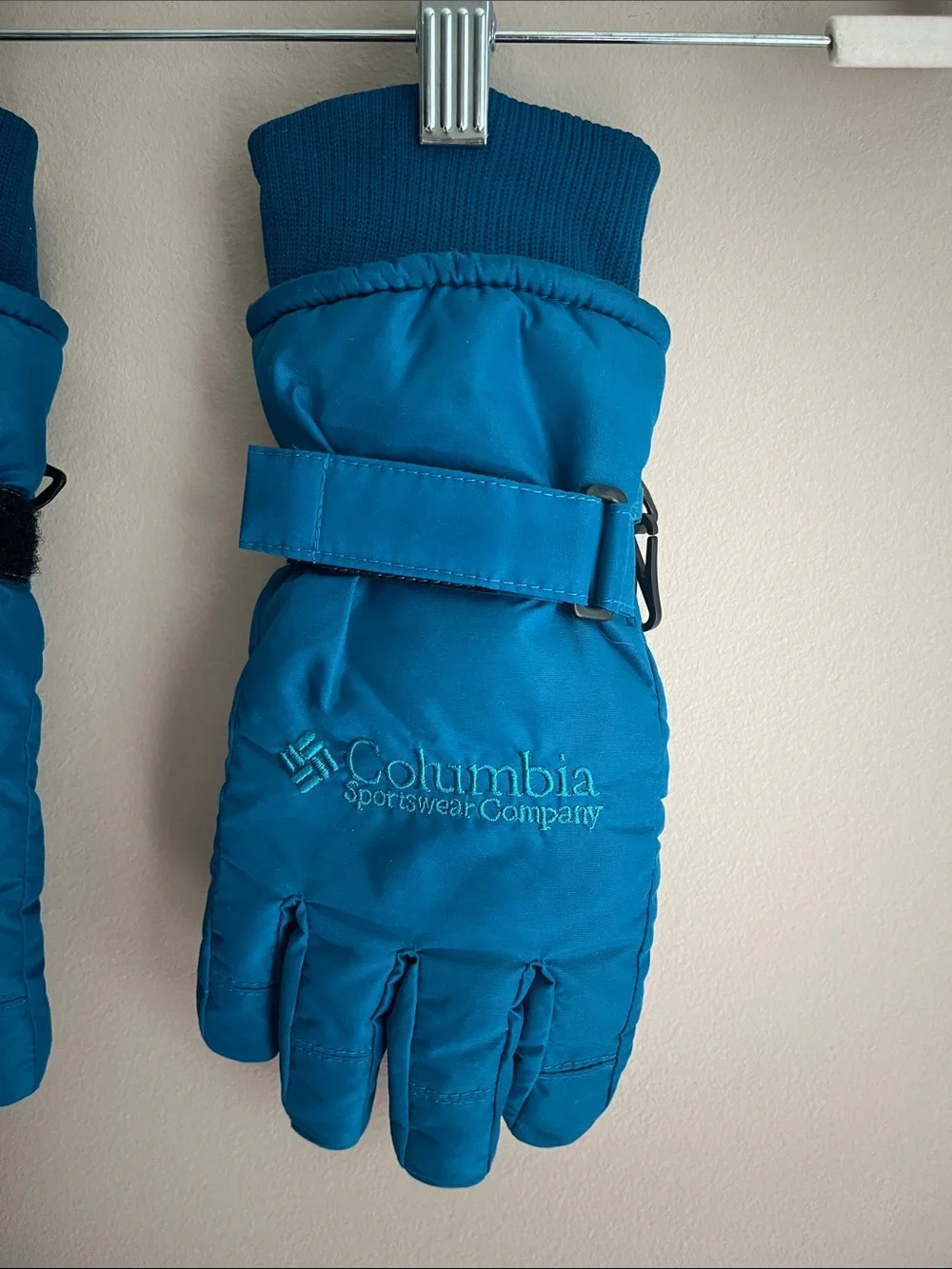 Columbia Sportswear Company teal green winter gloves size small